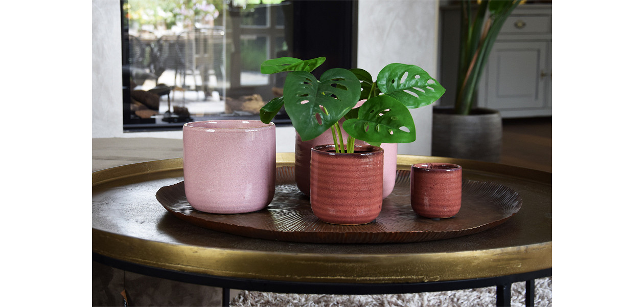 Rood en roze keramiek